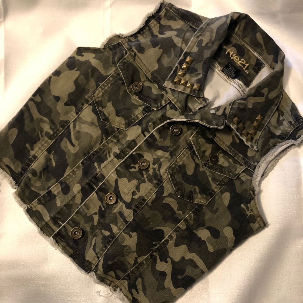 Camouflage Studded Vest